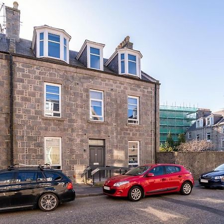West End @ Netflix @ Newly Built Aberdeen Exterior foto